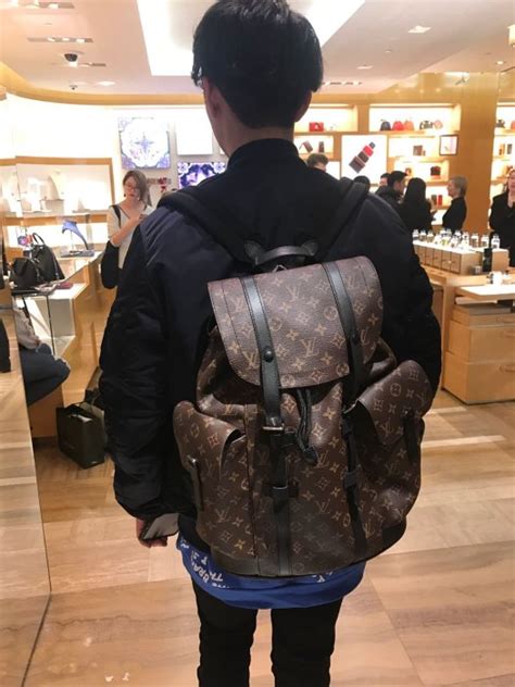 已售出 LV Louis Vuitton Christopher backpack 後背包 法國代購 全新品 附購證 Yahoo奇摩拍賣