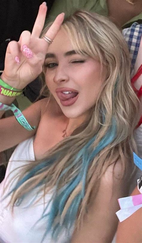 Sabrina Carpenter Coachella Hair Wrap Dreadlocks Hair Styles