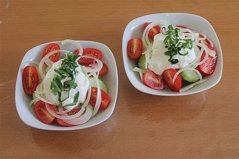 Gurken Tomaten Zwiebel Salat Von Mayerin Chefkoch De