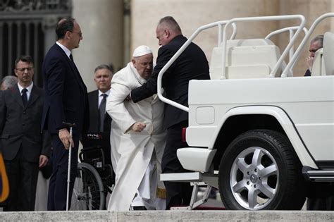 Papa Francesco Ricoverato Al Gemelli Per Infezione Respiratoria