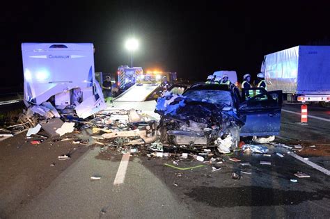 A Bei G Tersloh Schwerer Unfall Auf Der Autobahn Sechs Verletzte