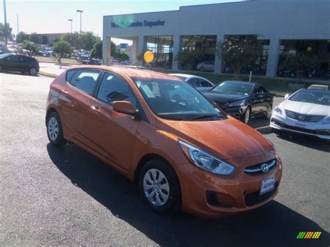 Vitamin C Hyundai Accent Se Hatchback Photo