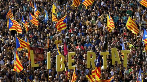 España Decenas De Miles De Personas Se Manifiestan Por La Independencia De Cataluña