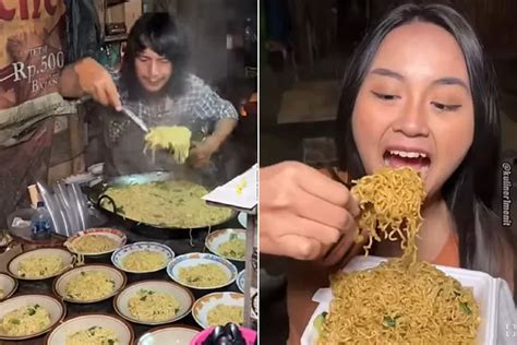 Food Vlogger Ini Rela Antri 2 4 Jam Demi Makan Indomie Pedagangnya