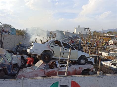 Incendio consume 50 vehículos en corralón de Tehuacán SICOM Noticias