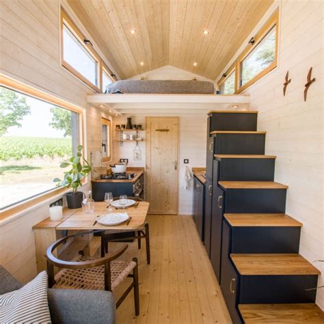 CUTE CONTAINER HOUSE ON WHEELS - TINY HOUSE