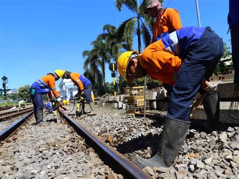 Perbaikan Jalur Kereta Api