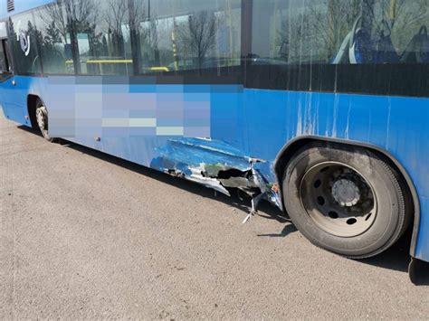 Autobuz implicat în accident la ieșirea din Buzău spre Vadu Pașii