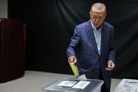 トルコ大統領選、決選投票不可避か－政治不確実性が市場の重しに Bloomberg