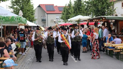 Winzerkirtag Kleinhöflein Start für den größten Heurigen des Landes