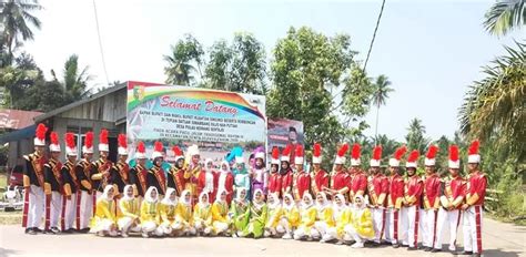 Marching Band SMAN 1 Telukkuantan Meriahkan Pembukaan Pacu Jalur Riau Pos