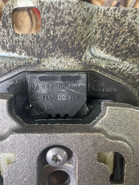 Подушки двигателя — Ford Focus ST II, 2,5 л, 2008 года | визит на ...