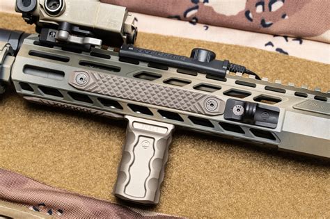 Should You Use A Vertical Grip On Your Ar 15 Railscales Llc • Air