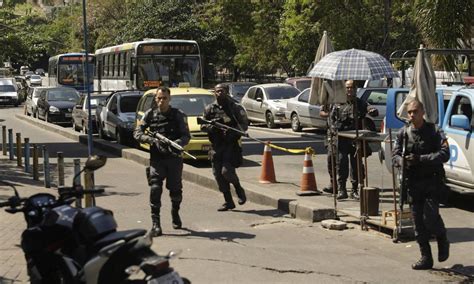 Após Domingo De Guerra Na Rocinha Polícia Faz Operação Na Comunidade