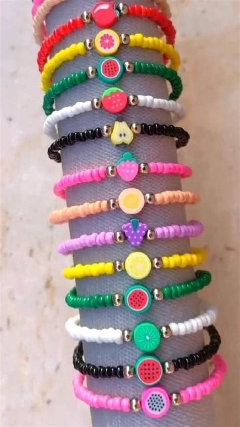 صور بنترست Bead charms diy Diy bracelets patterns Bracelets