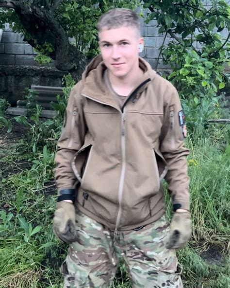 Побратими і друзі згадують Остапа Оністрата: разом з батьком пішов на ...