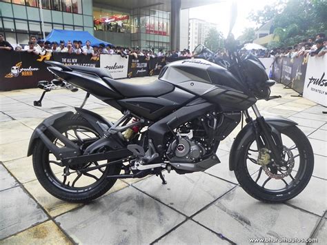 Top Naked Sport Bikes Under Inr Lakh Bajaj Pulsar To Tvs Apache