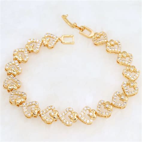 Trendy Fashion Hot Selling Women S Zirconia Studded Heart Designed Gold