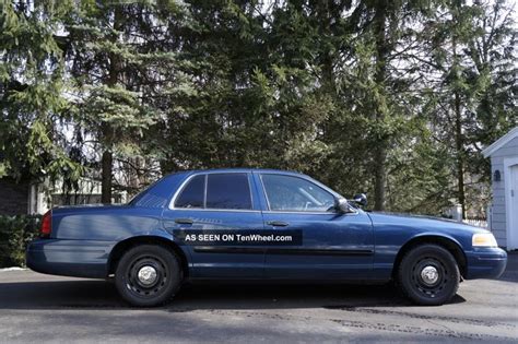 Ford Crown Victoria Police Interceptor 2004