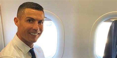 Cristiano Ronaldo Verschijnt Met Een Horloge Van Miljoen