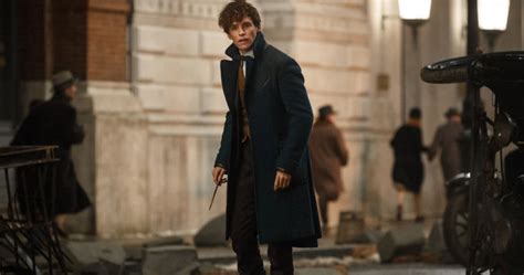 An Amazing Guide to Newt Scamander Costume for Cosplay