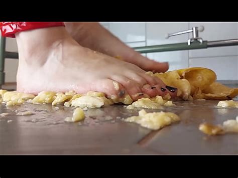 I Crush Bananas Like Your Dick XVIDEOS