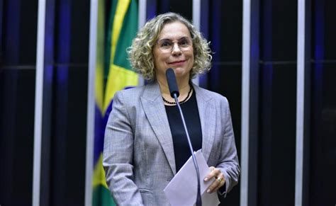 Ana Paula Lima Anuncia Mais De R Milh Es Para A Cidade De Blumenau