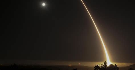 Us Test Launches Unarmed Icbm From California Coast Cbs New York