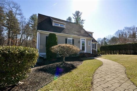 296 Mohawk Rd Raynham Ma 02767 Mls 72955714 Redfin