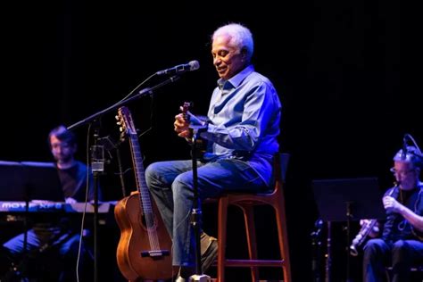 Paulinho da Viola faz show histórico em Maceió neste domingo 21