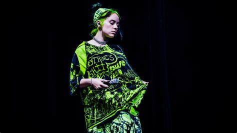 Arriba 53 Imagen Billie Eilish Ropa Verde Abzlocal Mx