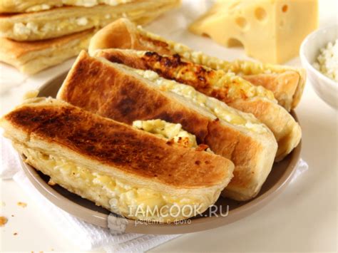 Слойки с творогом и сыром — рецепт с фото пошагово