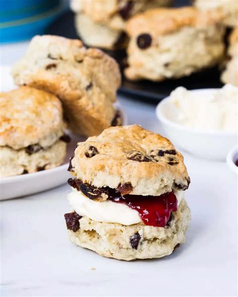 Easy Buttermilk Fruit Scones Movers And Bakers