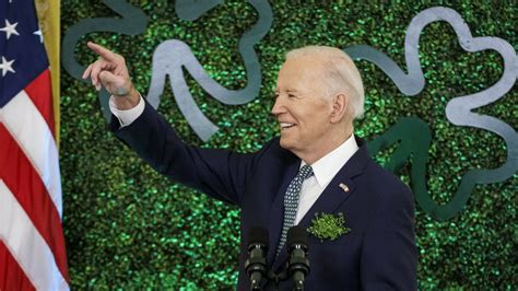 Joe Biden Od Dva Kandidata Za Predsjednika Jedan Je Prestar I