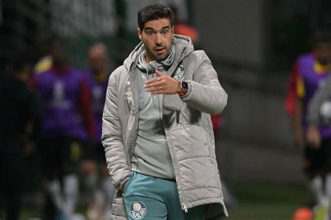 Abel Ferreira suspenso por dois jogos após insinuar roubo da arbitragem