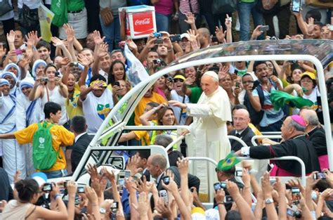 Papa Francisco Em Sua Chegada No Rio De Janeiro Brasil Papa