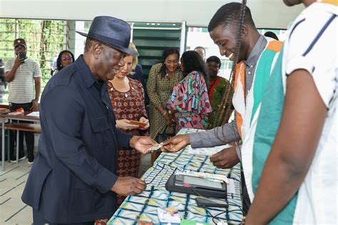 Le Chef De L Tat A Vot Au Lyc E Sainte Marie De Cocody Dans Le Cadre