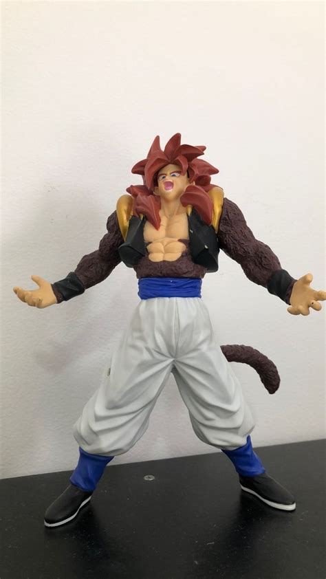 Action Figure Goku Super Saiyajin 4 Item de Decoração Usado 98472109