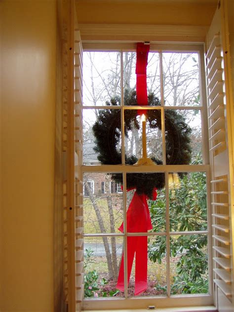 How To Hang Wreaths On Outside Exterior Windows