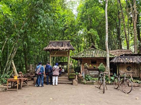 Tomboan Ngawonggo Wisata Ramah Lingkungan Di Kabupaten Malang