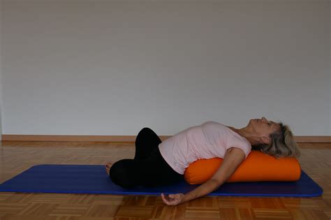 Asana et Pranayama pour renforcer lénergie des reins Yoga Pour Tous Nyon