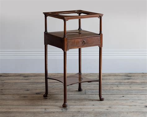 A Georgian Mahogany Wash Stand