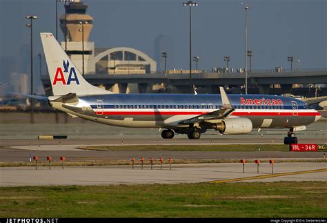 N940AN Boeing 737 823 American Airlines Eric Siebeneicher JetPhotos