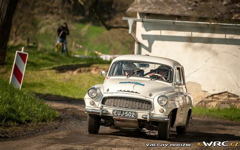 Anttalainen Pekka Hietaniemi Antti Škoda Octavia Super Historic