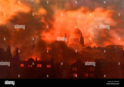 London blitz 1940 st pauls cathedral hi-res stock photography and images - Alamy