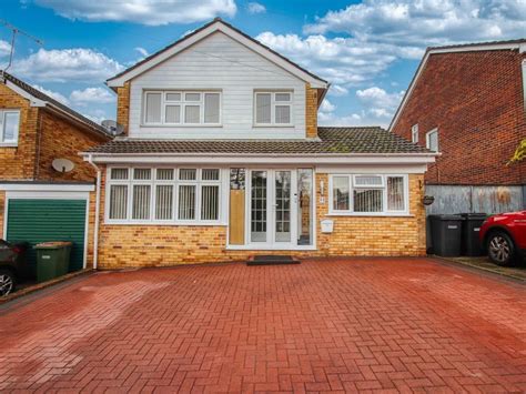 4 Bed Detached House For Sale In Selhurst Way Fair Oak Eastleigh So50