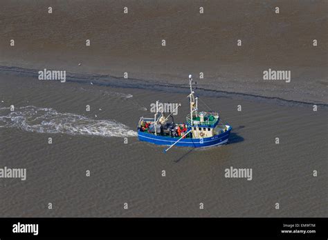 Vista A Rea Del Barco Arrastrero Camar N Azul La Pesca De Camarones