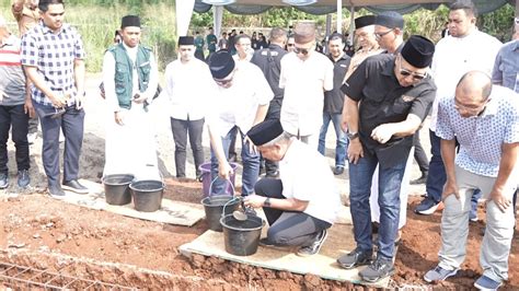 Bey Machmudin Lakukan Peletakan Batu Pertama Pembangunan Pesantren Ulul