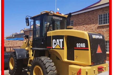 CAT Front End Loader For Sale Basic attachments Loaders for sale in Gauteng | R 950,000 on Agrimag