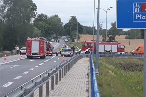 Motocyklista zginął po zderzeniu z samochodem dostawczym foto